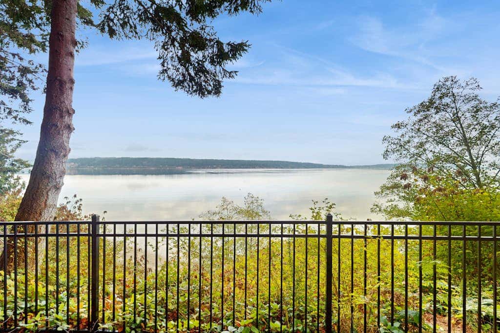 Charming Waterfront Home with Fire Pit and Access to Private Beach