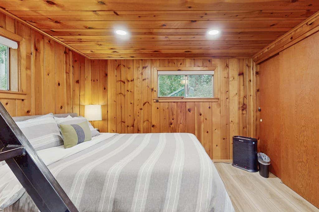 Charming Waterfront Home with Fire Pit and Access to Private Beach