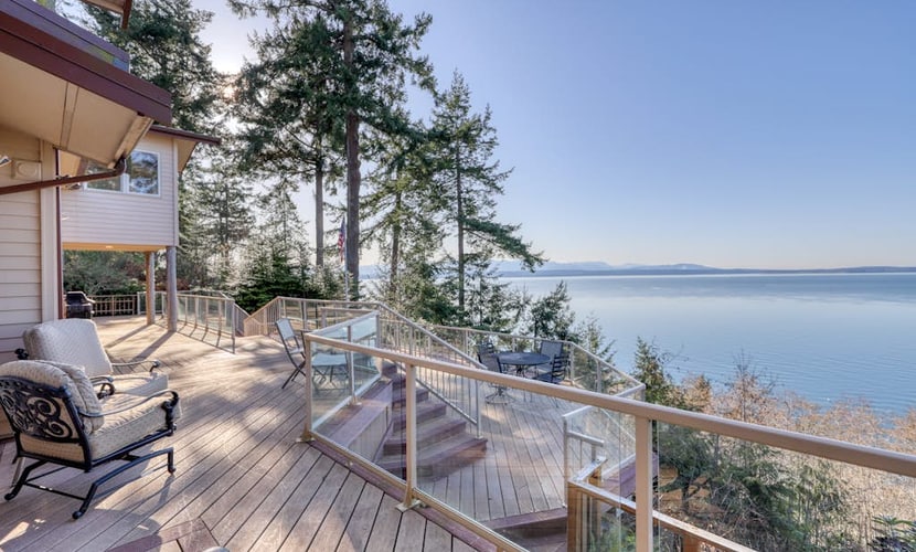 Multi-family waterfront home with amazing views, deck space & garden