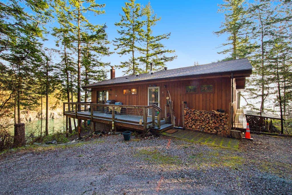 Rustic Waterfront Cabin in Eastsound with Private Beach Access and Ocean Views