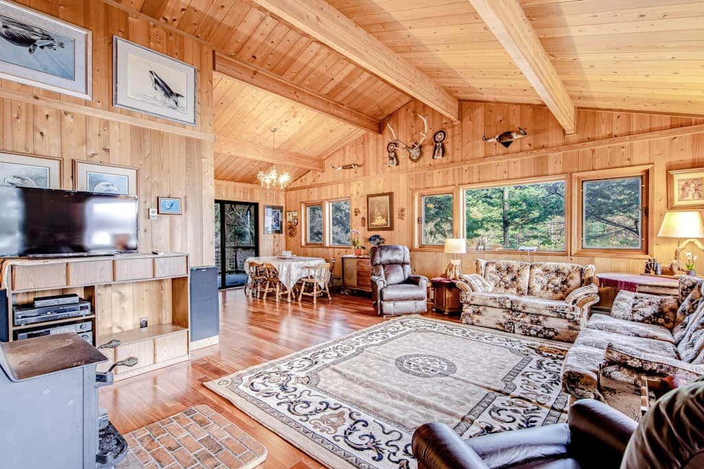 Rustic Waterfront Cabin in Eastsound with Private Beach Access and Ocean Views
