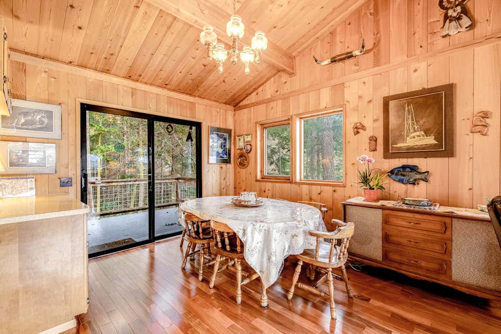 Rustic Waterfront Cabin in Eastsound with Private Beach Access and Ocean Views