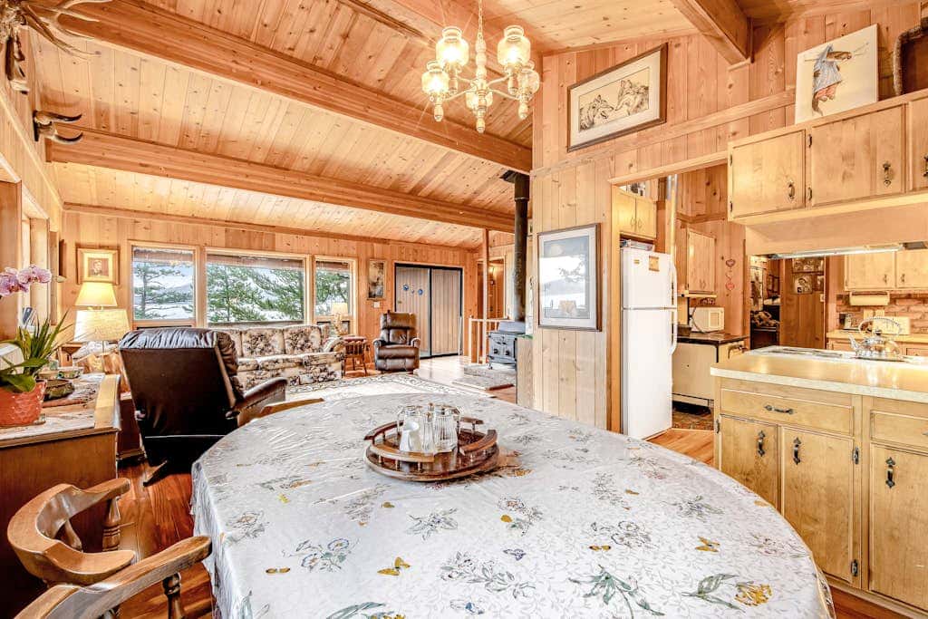 Rustic Waterfront Cabin in Eastsound with Private Beach Access and Ocean Views