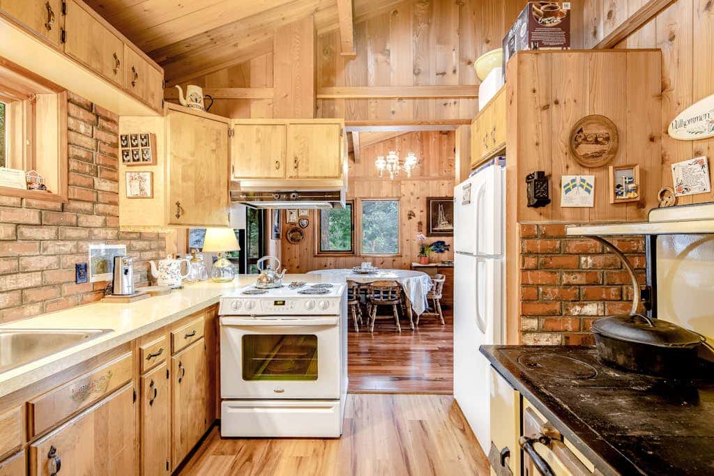 Rustic Waterfront Cabin in Eastsound with Private Beach Access and Ocean Views