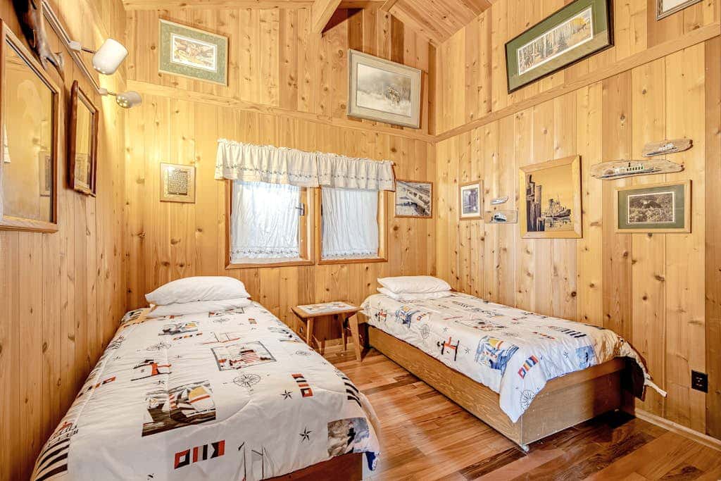Rustic Waterfront Cabin in Eastsound with Private Beach Access and Ocean Views