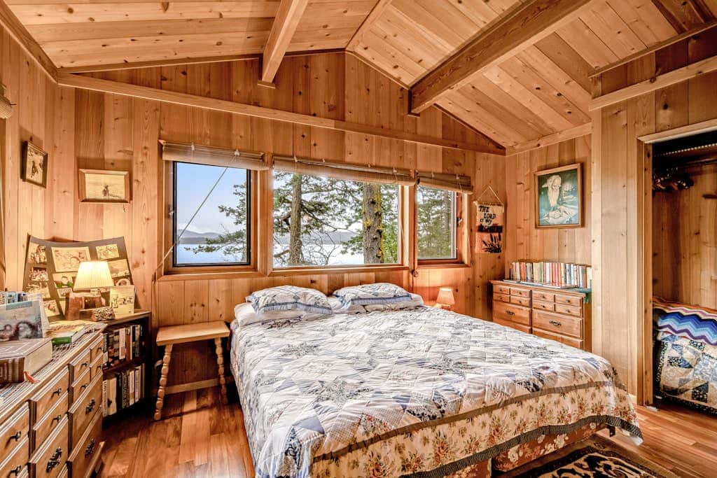 Rustic Waterfront Cabin in Eastsound with Private Beach Access and Ocean Views