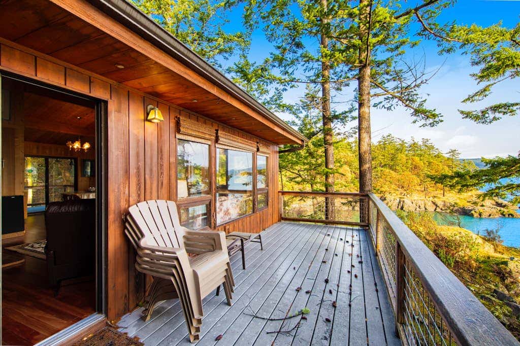 Rustic Waterfront Cabin in Eastsound with Private Beach Access and Ocean Views