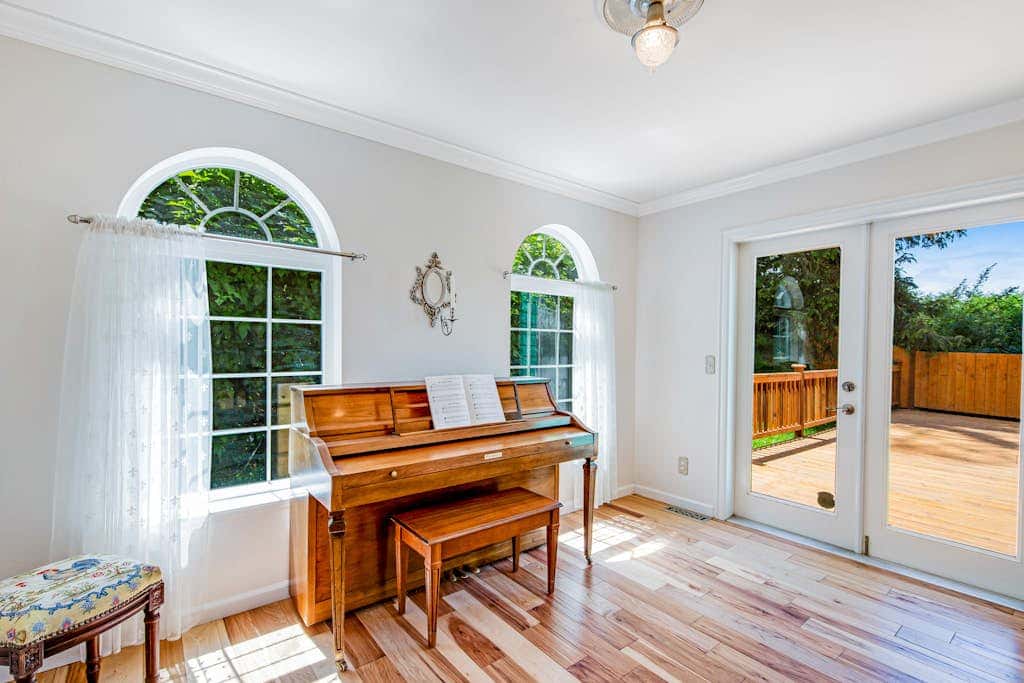 Oceanfront 4 Bedroom Family Home with Private Beach Access and Fire Pit
