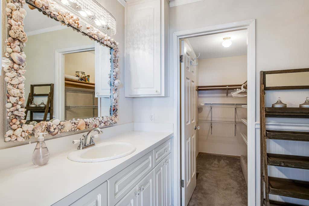 Oceanfront 4 Bedroom Family Home with Private Beach Access and Fire Pit