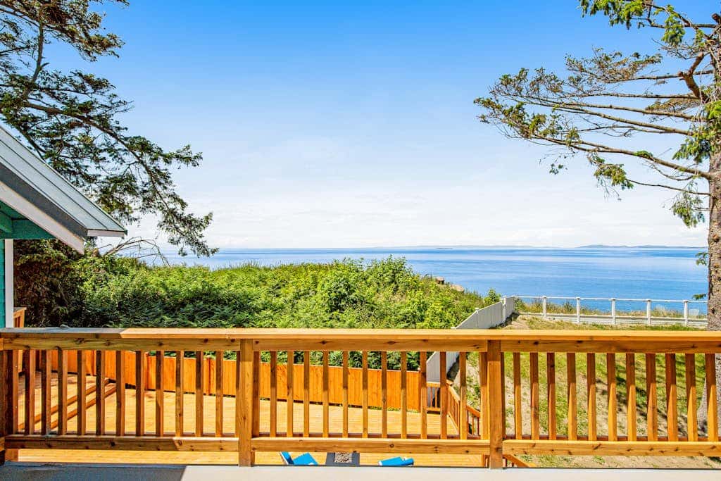 Oceanfront 4 Bedroom Family Home with Private Beach Access and Fire Pit