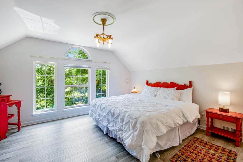 Oceanfront 4 Bedroom Family Home with Private Beach Access and Fire Pit