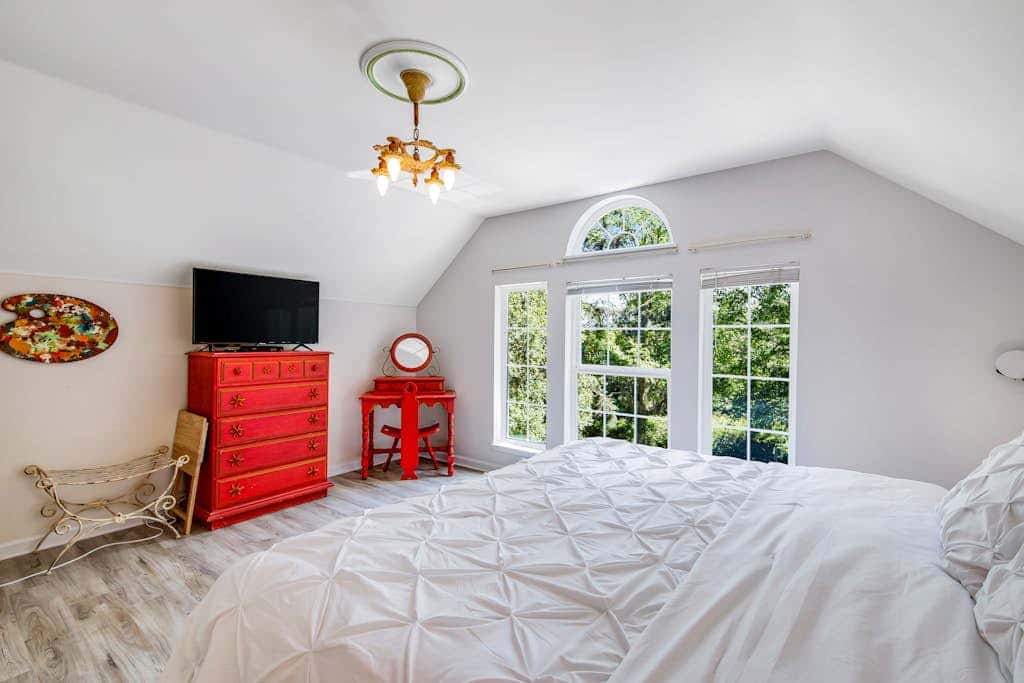 Oceanfront 4 Bedroom Family Home with Private Beach Access and Fire Pit