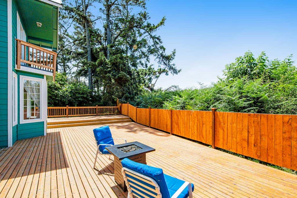 Oceanfront 4 Bedroom Family Home with Private Beach Access and Fire Pit