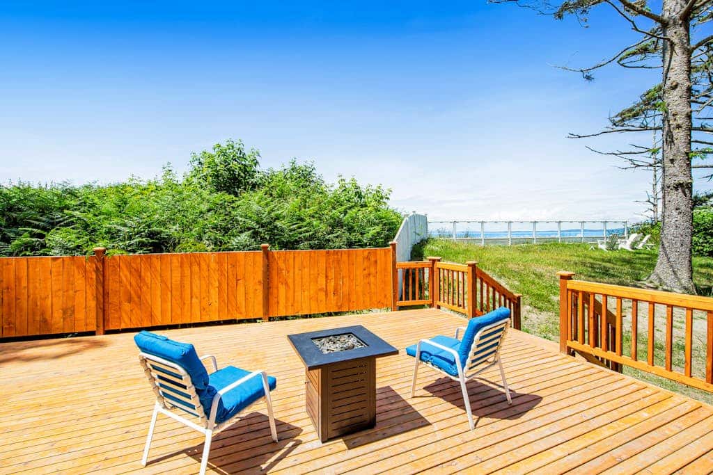 Oceanfront 4 Bedroom Family Home with Private Beach Access and Fire Pit