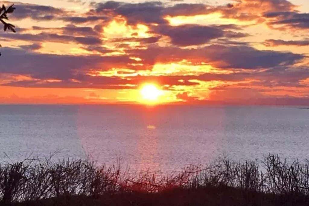 Oceanfront 4 Bedroom Family Home with Private Beach Access and Fire Pit