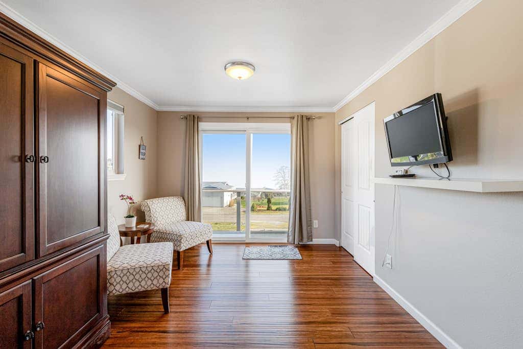 Scenic 3BR Oak Harbor Home | Hot Tub | Water Views