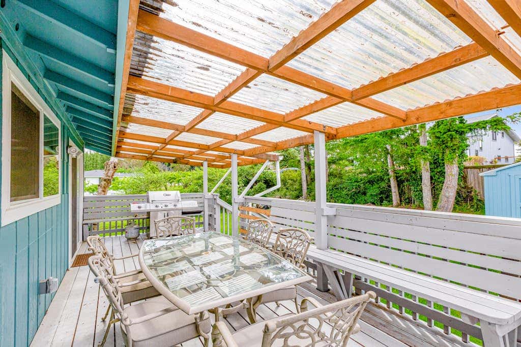 Scenic 3BR Oak Harbor Home | Hot Tub | Water Views