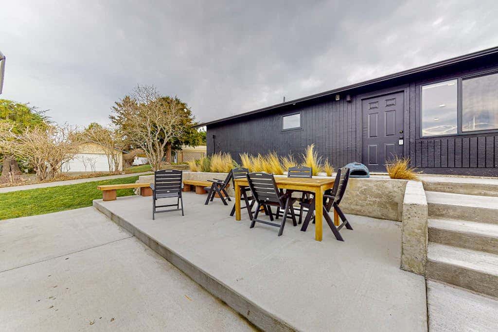 Relaxing Pet Friendly House with Hot Tub and Stunning Sea Views