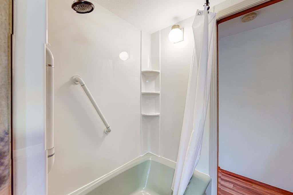 Relaxing Pet Friendly House with Hot Tub and Stunning Sea Views