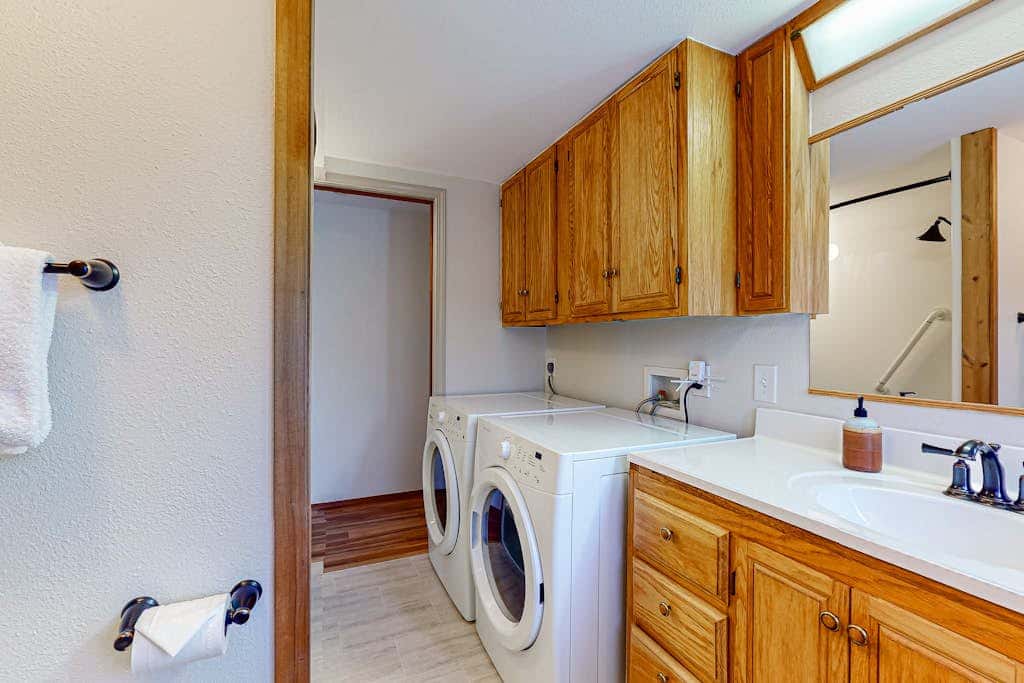 Relaxing Pet Friendly House with Hot Tub and Stunning Sea Views