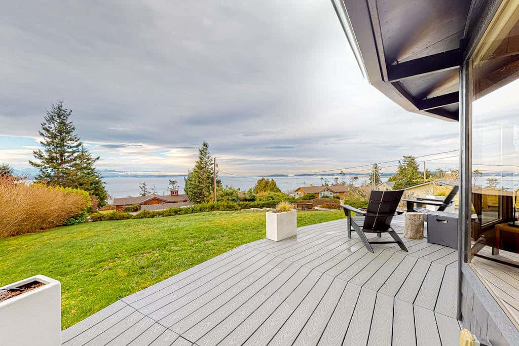 Relaxing Pet Friendly House with Hot Tub and Stunning Sea Views