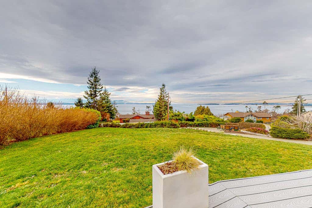 Relaxing Pet Friendly House with Hot Tub and Stunning Sea Views