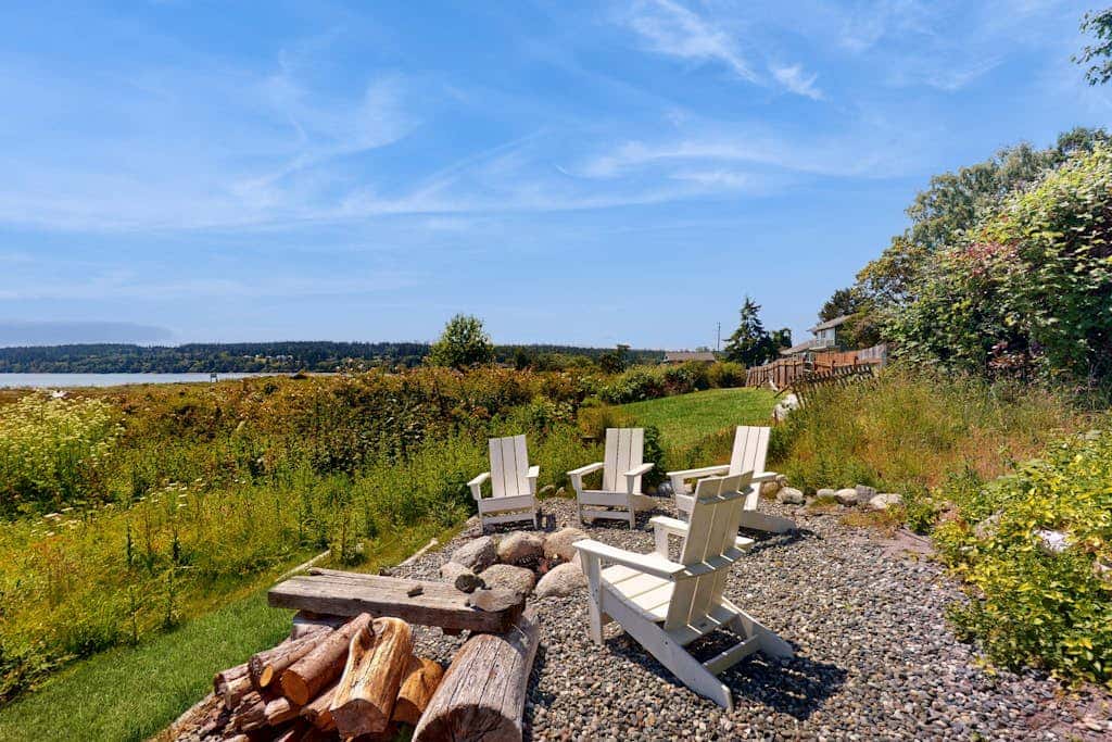 Family Friendly Beach House with Stunning Water Views and Deck