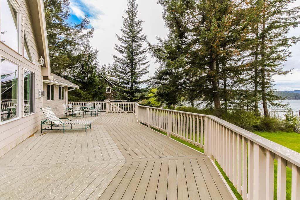 Stunning Waterfront Home on Lopez Island with Seasonal Hot Tub