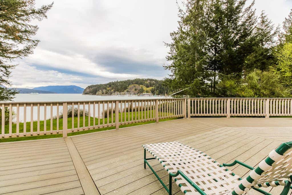 Stunning Waterfront Home on Lopez Island with Seasonal Hot Tub