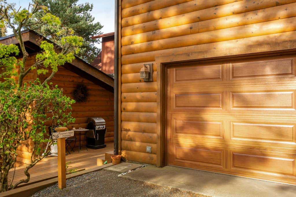 Secluded Dog Friendly Studio with Hot Tub and Beach Access in Coupeville