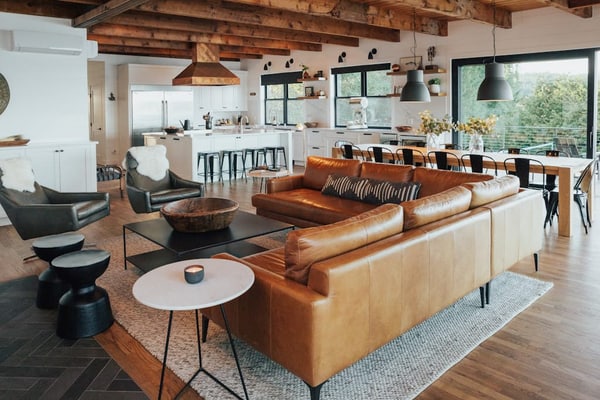Luxurious waterfront home with water views, full kitchen, & WiFi
