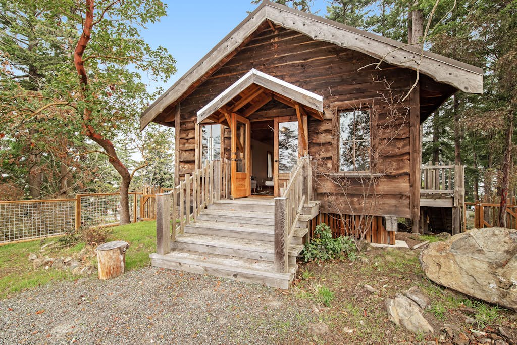 Secluded and Stylish Cabin in Eastsound Near Beach and Town