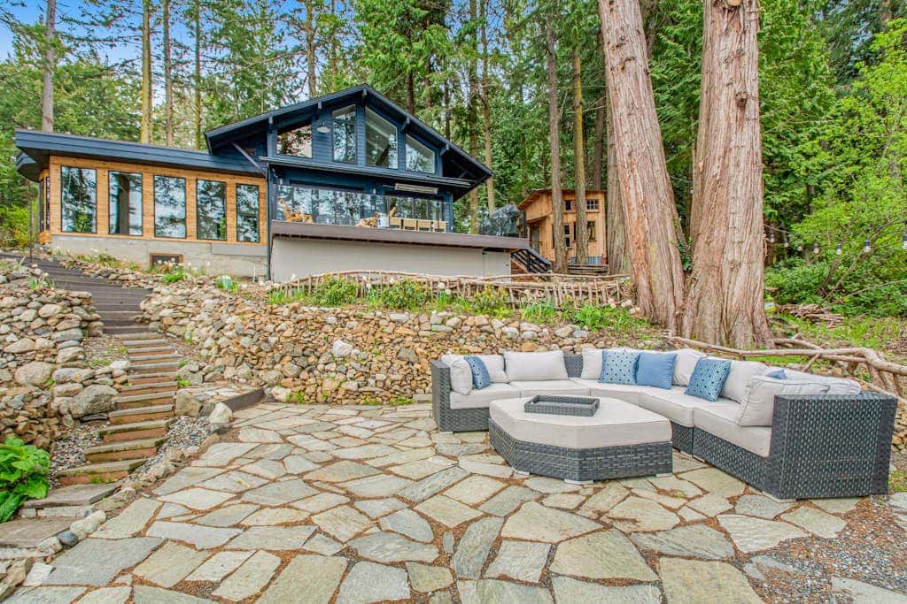 Stylish Waterfront Oasis with Hot Tub, Fiber Optic Internet, and Entertainer's Deck