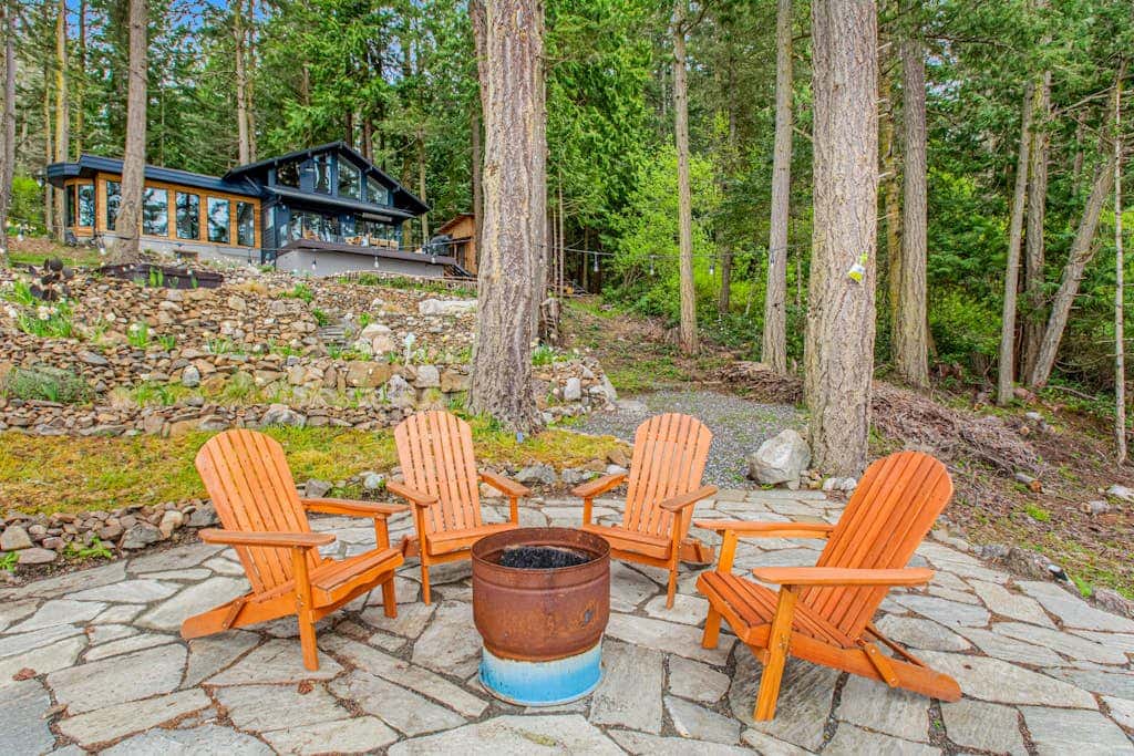 Stylish Waterfront Oasis with Hot Tub, Fiber Optic Internet, and Entertainer's Deck