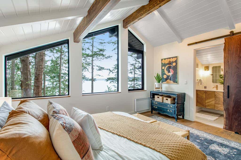 Stylish Waterfront Oasis with Hot Tub, Fiber Optic Internet, and Entertainer's Deck