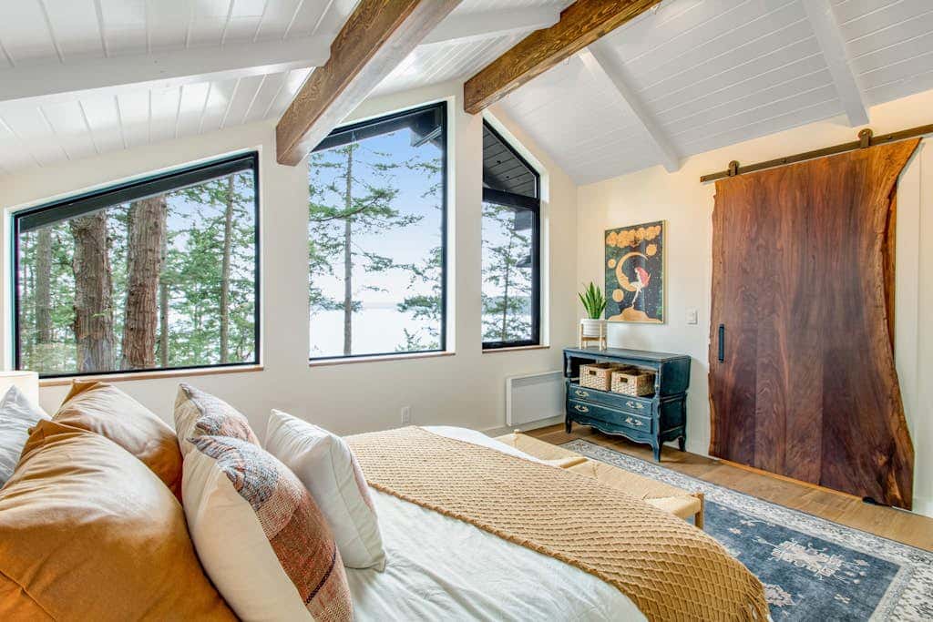 Stylish Waterfront Oasis with Hot Tub, Fiber Optic Internet, and Entertainer's Deck