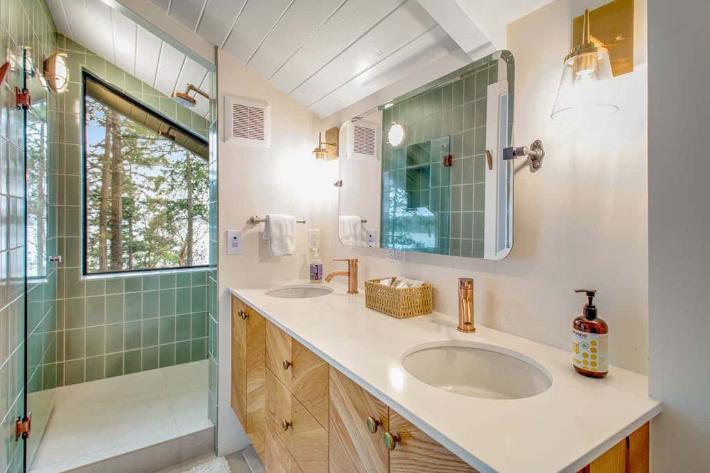 Stylish Waterfront Oasis with Hot Tub, Fiber Optic Internet, and Entertainer's Deck