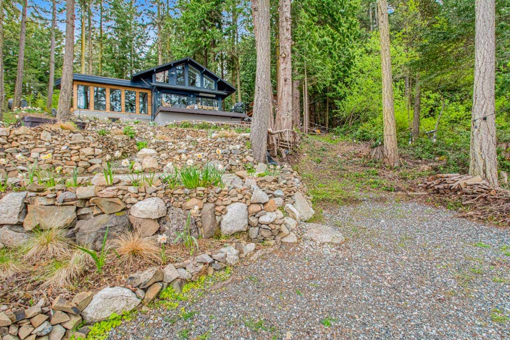 Stylish Waterfront Oasis with Hot Tub, Fiber Optic Internet, and Entertainer's Deck