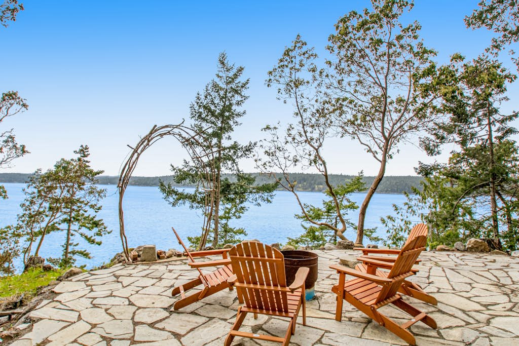 Stylish Waterfront Oasis with Hot Tub, Fiber Optic Internet, and Entertainer's Deck