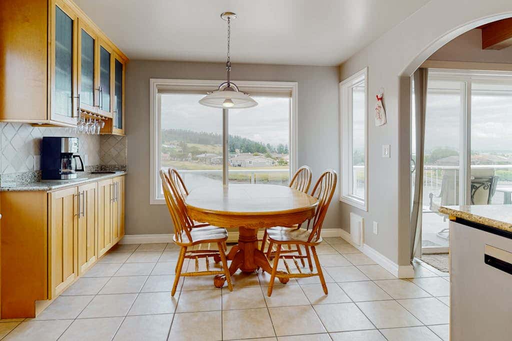 Waterfront Home with Private Sauna and Kayaks in Oak Harbor