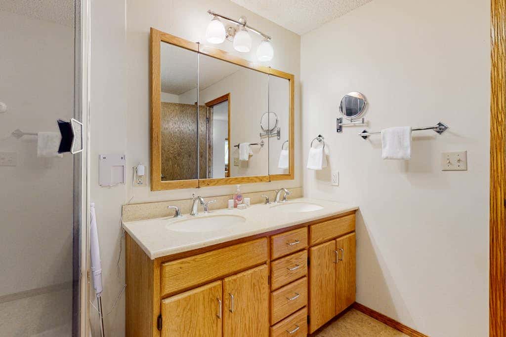 Waterfront Home with Private Sauna and Kayaks in Oak Harbor