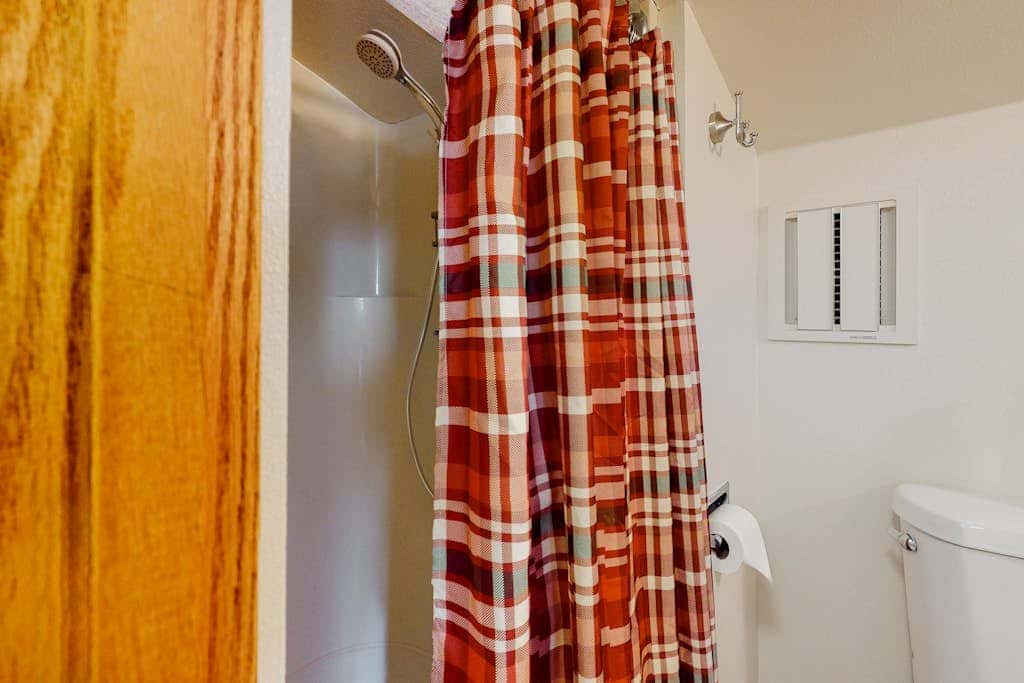 Waterfront Home with Private Sauna and Kayaks in Oak Harbor