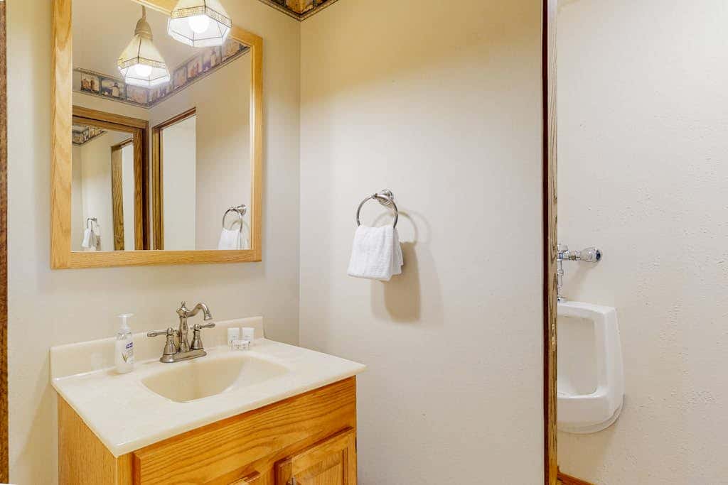 Waterfront Home with Private Sauna and Kayaks in Oak Harbor