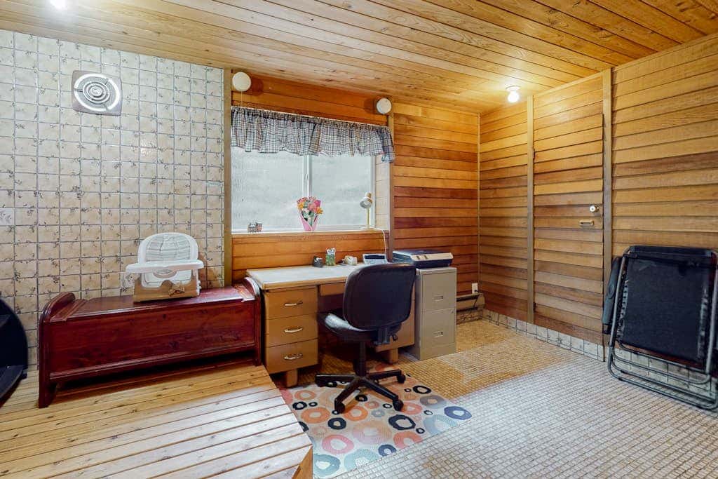 Waterfront Home with Private Sauna and Kayaks in Oak Harbor