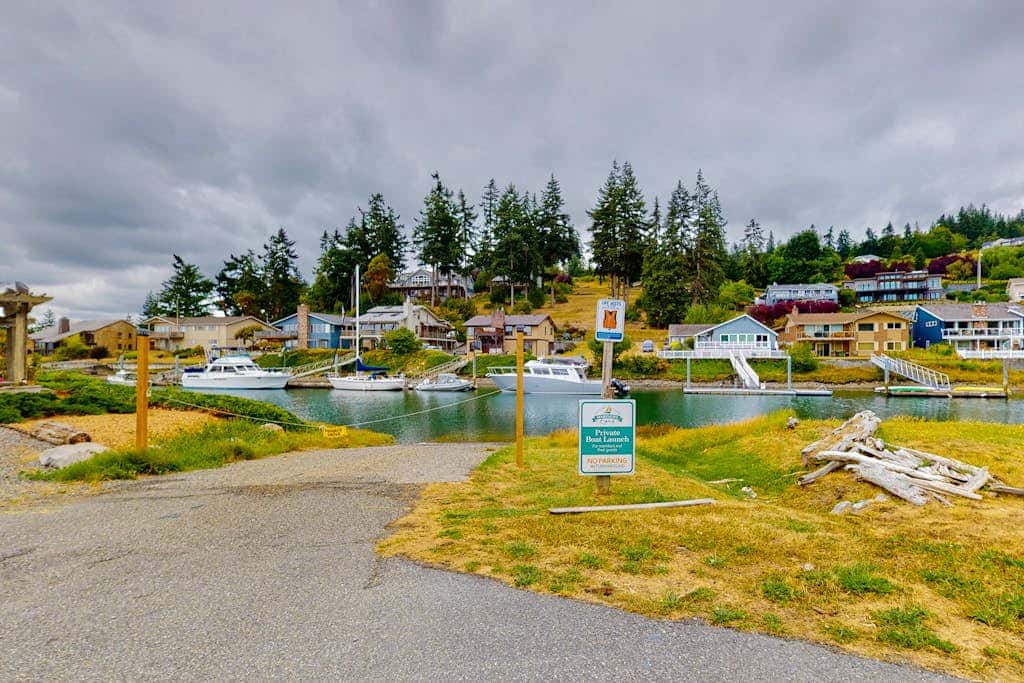 Waterfront Home with Private Sauna and Kayaks in Oak Harbor
