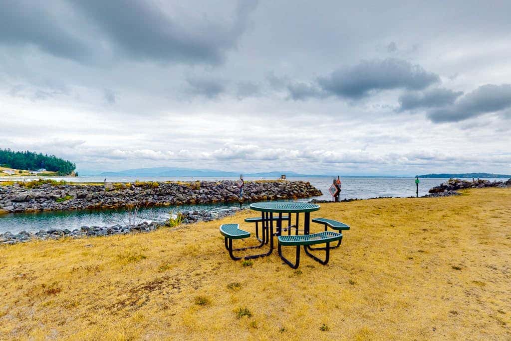 Waterfront Home with Private Sauna and Kayaks in Oak Harbor