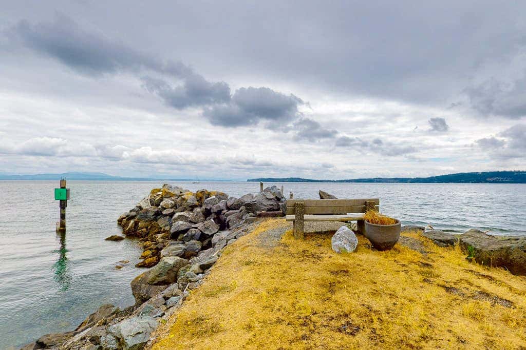 Waterfront Home with Private Sauna and Kayaks in Oak Harbor
