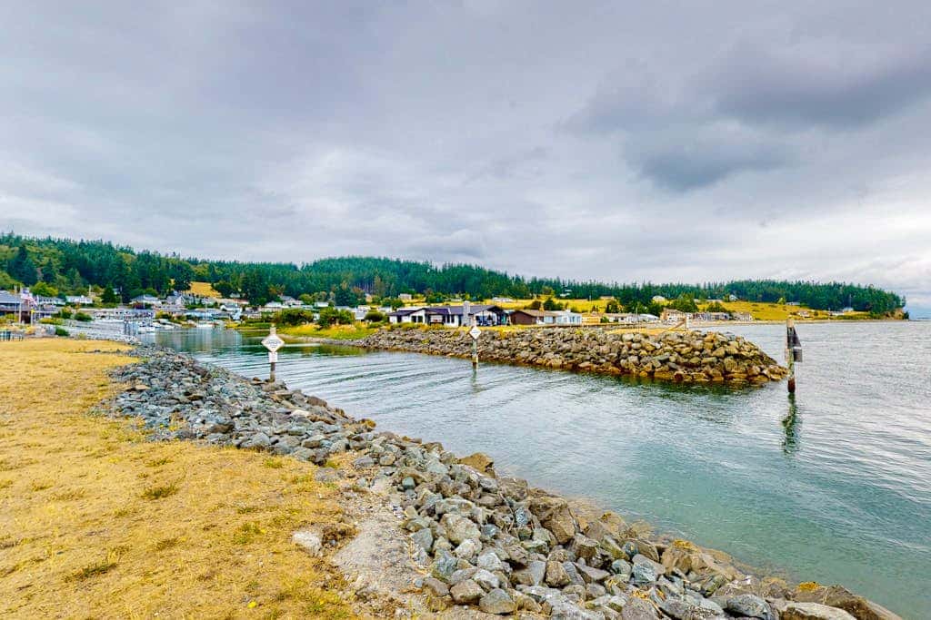 Waterfront Home with Private Sauna and Kayaks in Oak Harbor
