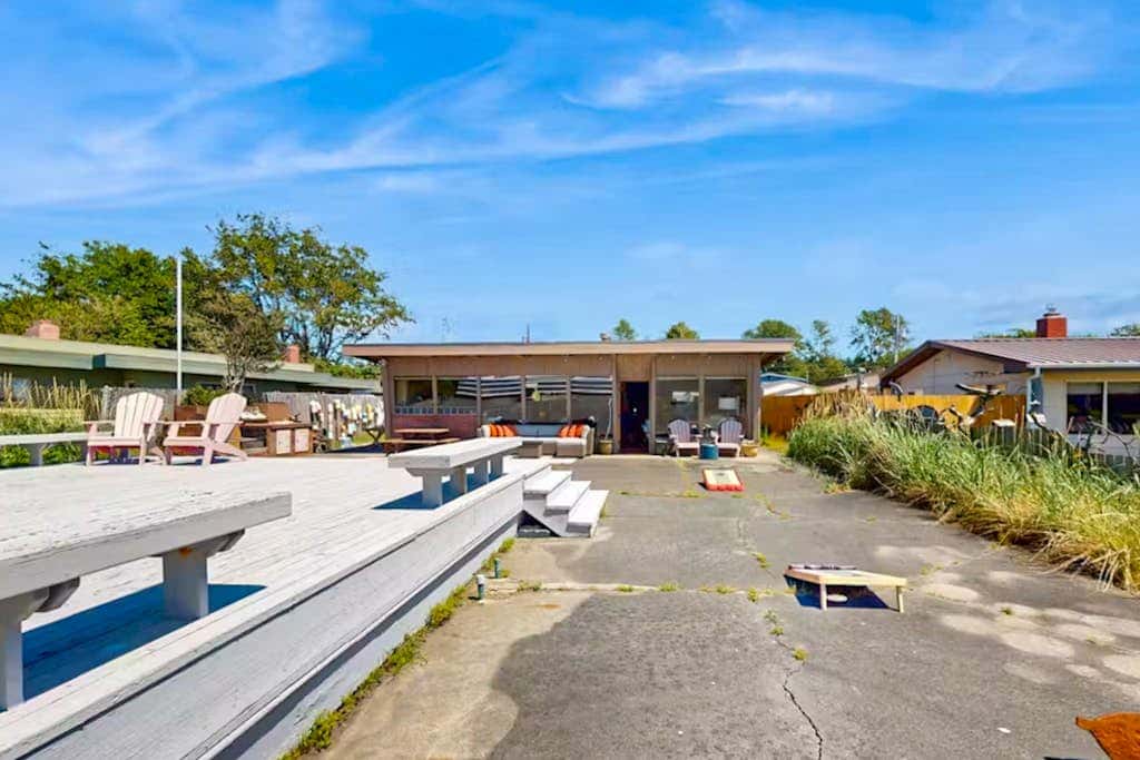 Charming Waterfront Retreat in Oak Harbor with Wood Burning Fireplace and Private Deck