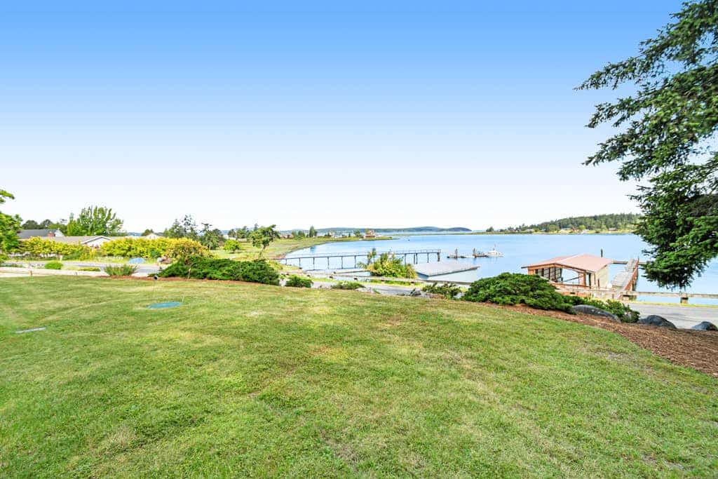 Davis House on the Bay